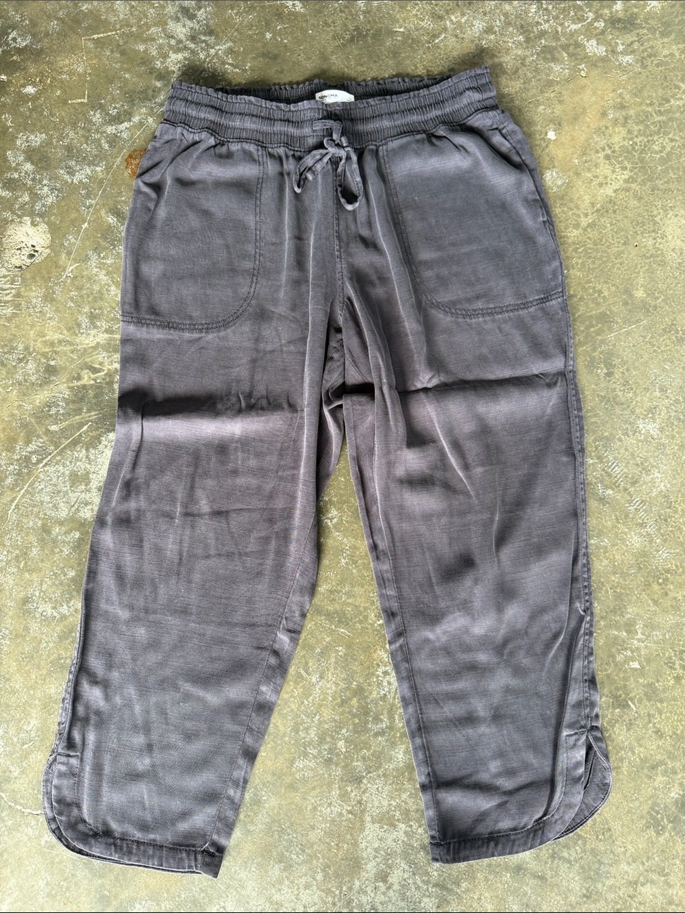 Sonoma women’s black Charcoal Drawstring capri Pants